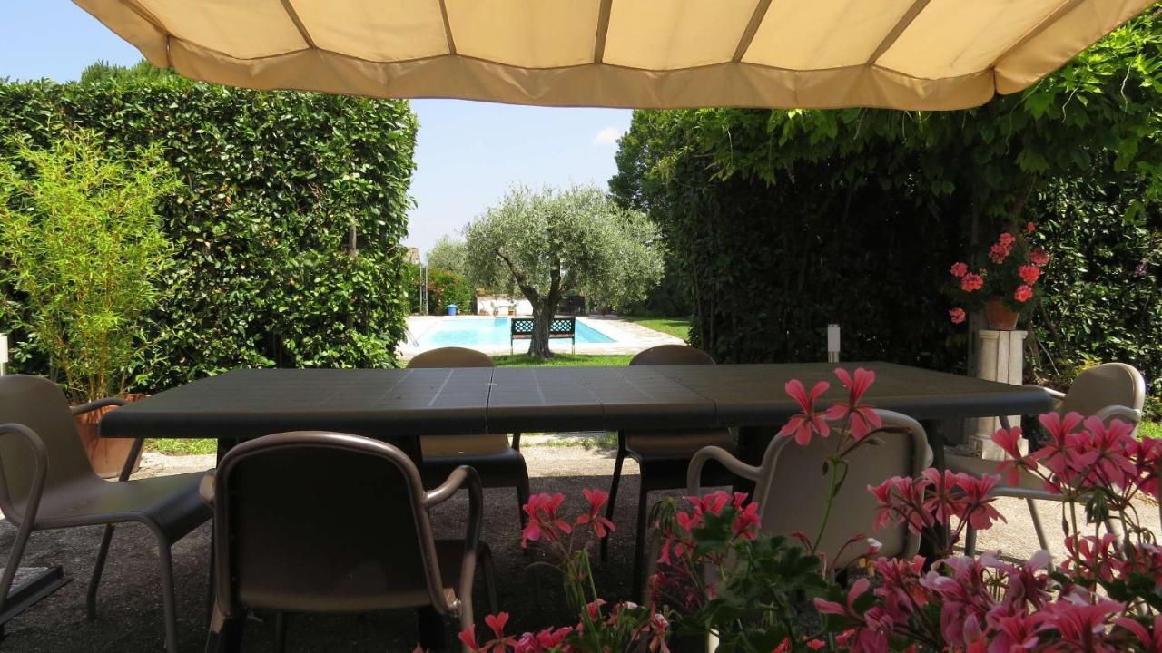Il Gelso Di Barcuzzi Bed & Breakfast Лонато Екстериор снимка
