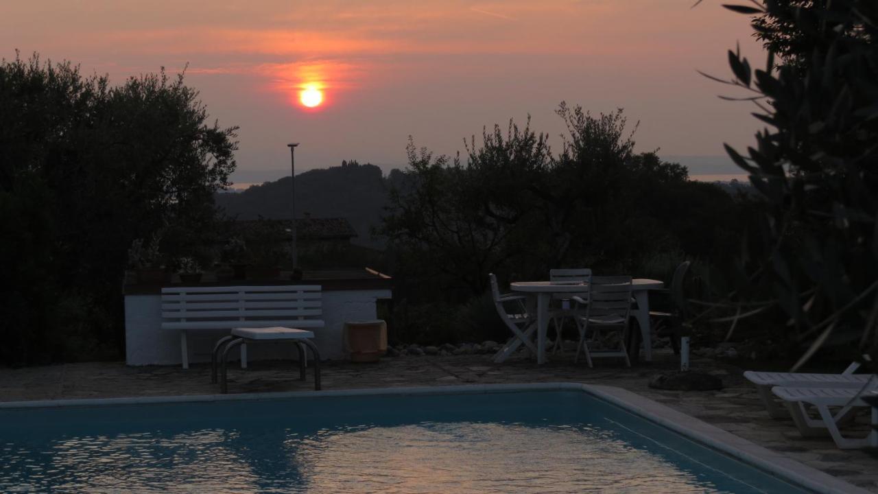 Il Gelso Di Barcuzzi Bed & Breakfast Лонато Екстериор снимка