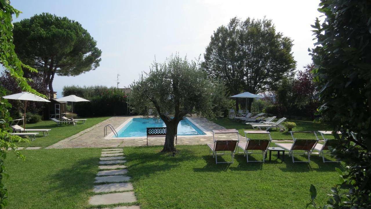 Il Gelso Di Barcuzzi Bed & Breakfast Лонато Екстериор снимка