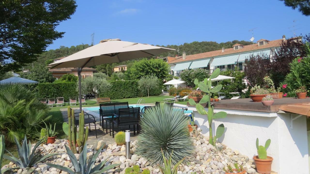 Il Gelso Di Barcuzzi Bed & Breakfast Лонато Екстериор снимка