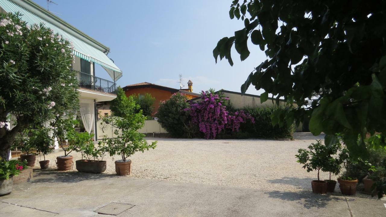 Il Gelso Di Barcuzzi Bed & Breakfast Лонато Екстериор снимка